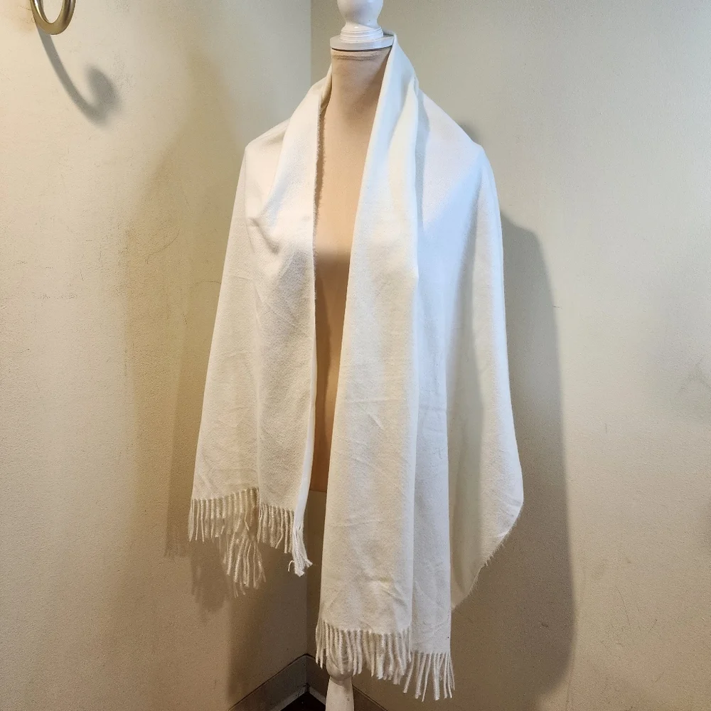A Sund Cashmere And Wool Blend Classic Cream Fringe Throw Shawl Scarf